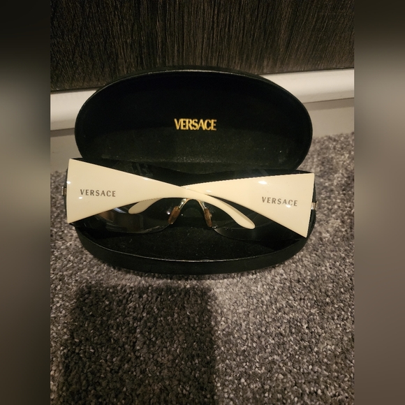 Versace sunglasses rare - Picture 2 of 3